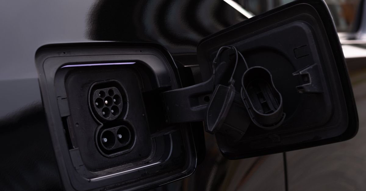 California's First 8-Hour Lithium Battery Storage System Commissioned