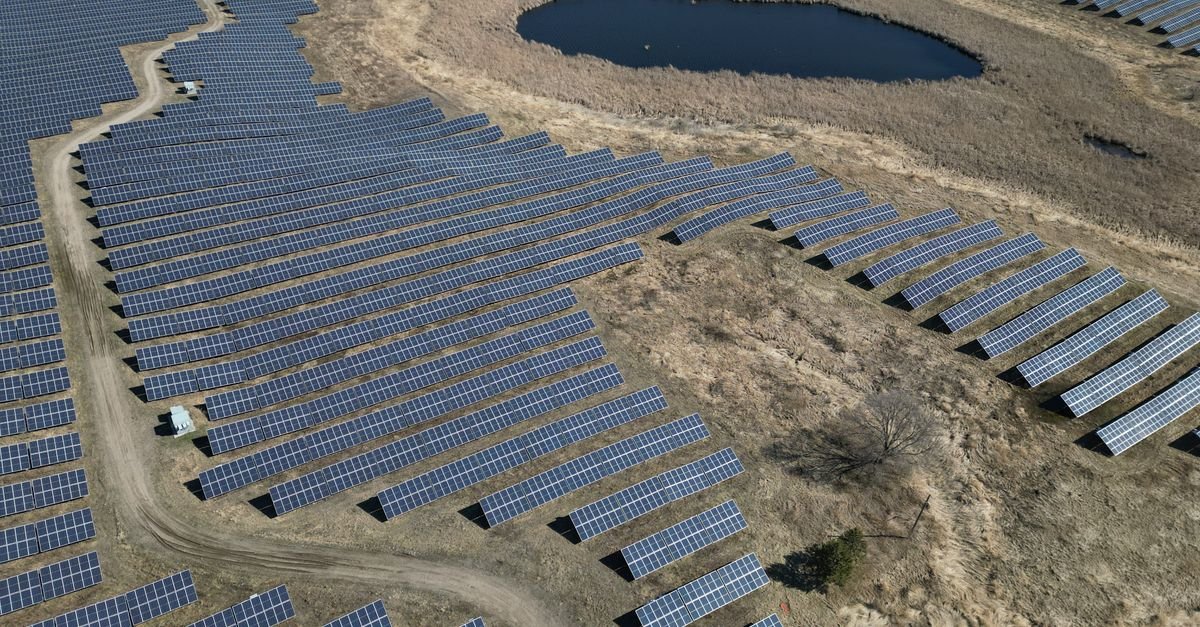 Canadian Solar Eyes US Market Amid Policy Uncertainty