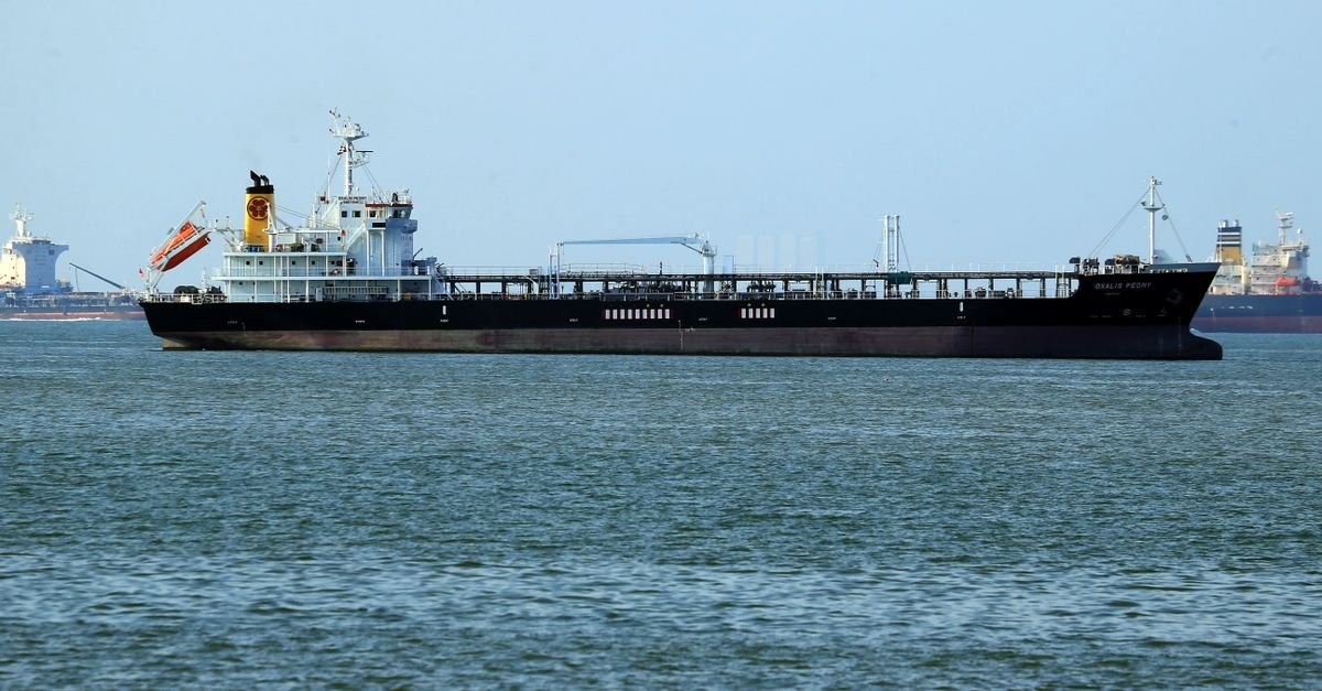 Oil Rebounds on Trump Iran Talks, Hormuz Strait Reopening Prospects