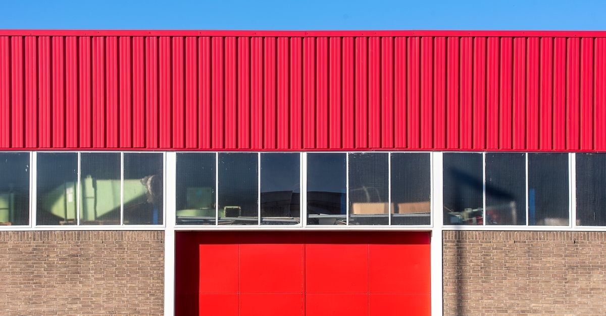 Half of US Data Centers Face Delays Amid Political Headwinds
