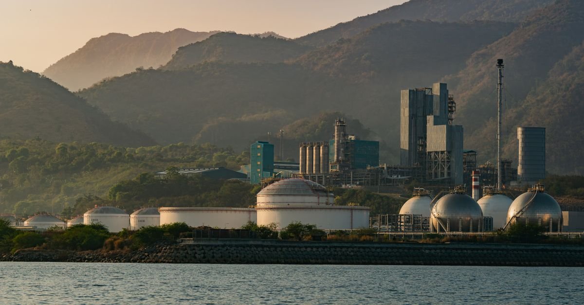 Baker Hughes Focuses on Resilient Energy Infrastructure and AI Integration