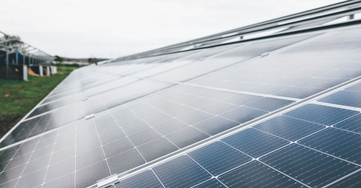 UK Retailers Gear Up to Sell Plug-In Balcony Solar Panels