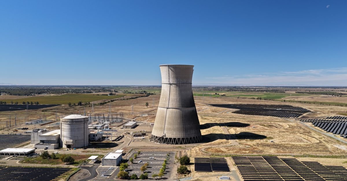 Small Modular Reactor Generates Hydrogen, Power, and Fresh Water