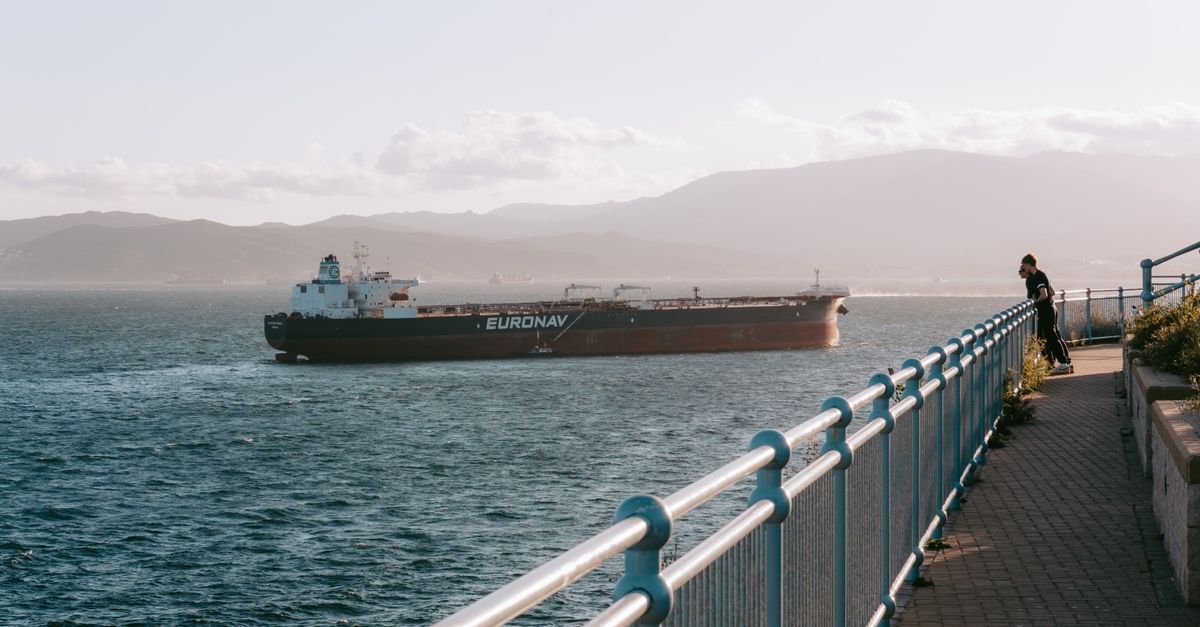 US Iran Sanctions Elevate Oil Prices, Strait of Hormuz Risks