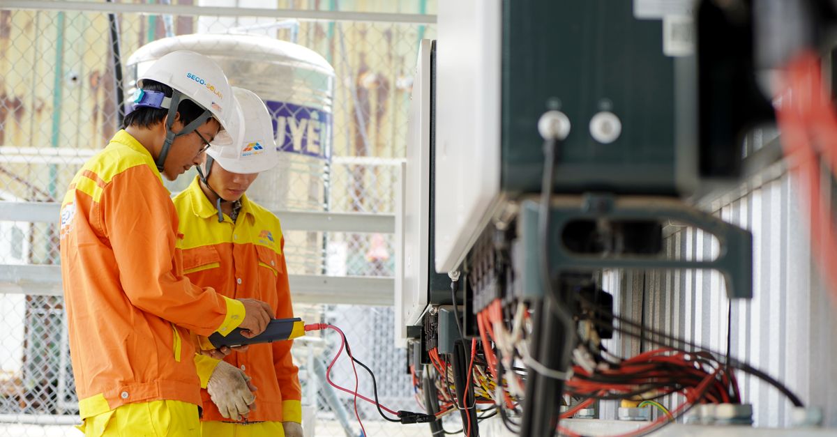 German pilot deploys voltage regulator to boost solar capacity without grid expansion