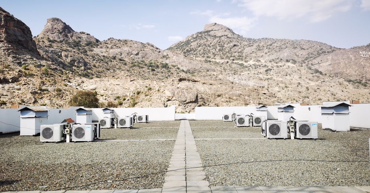 Meta Data Center Microgrid Taps Veolia for Operations Support