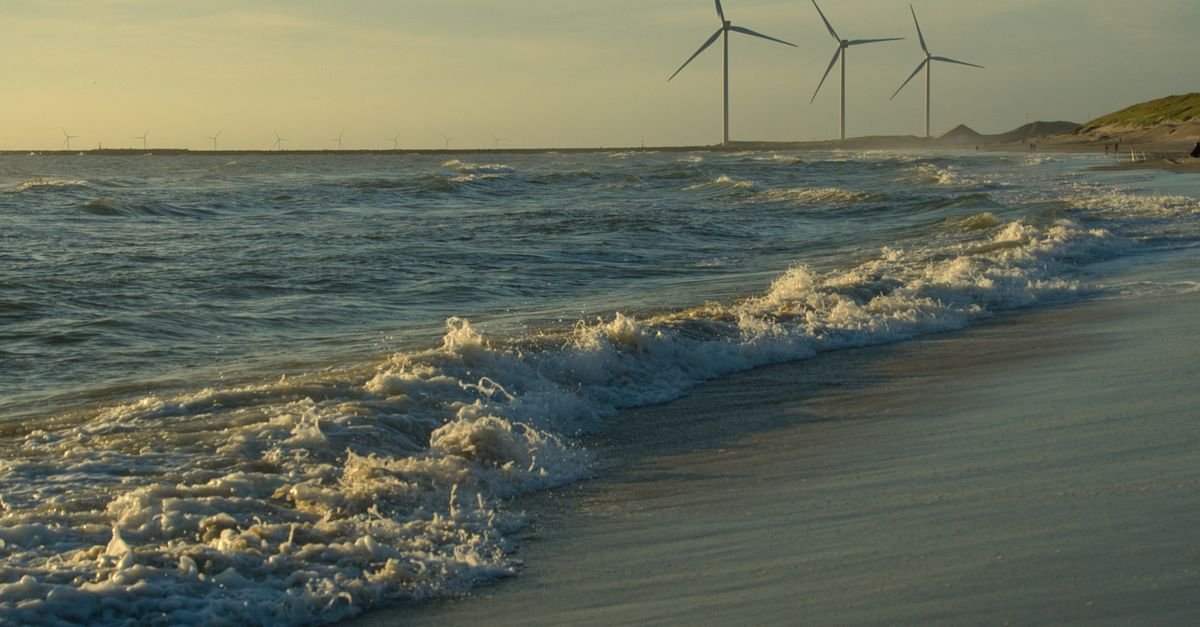Dutch Offshore Wind Farm Begins Grid Delivery