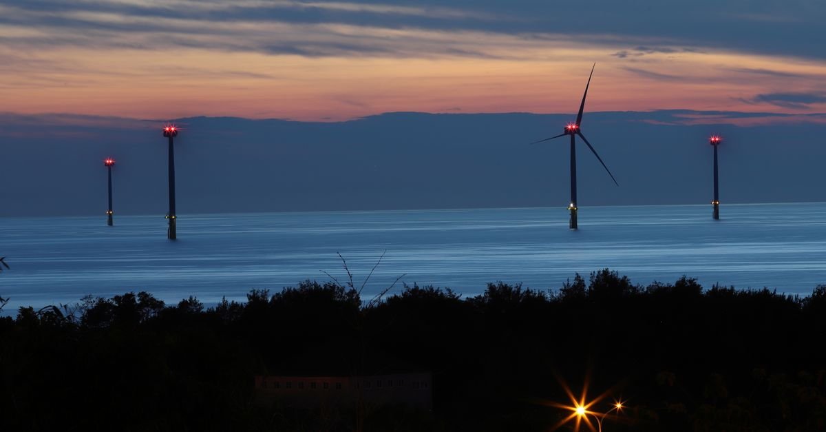 Poland's first offshore wind farm delivers electricity to grid