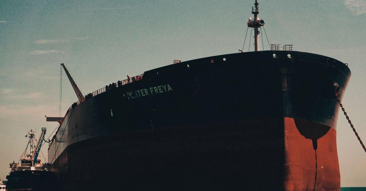 Brent Oil Surges Past $100 Amid Red Sea Supply Disruptions