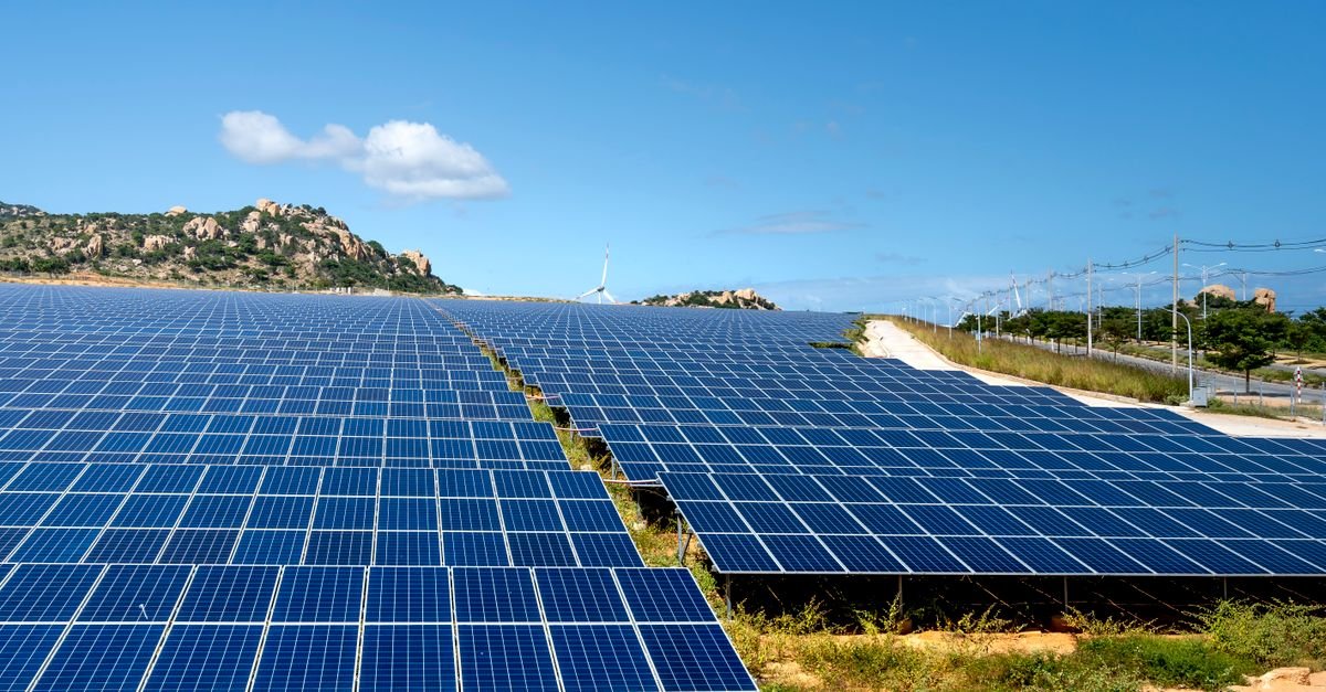El Salvador's Solar Capacity Reaches 846 MW, Leads Generation Mix