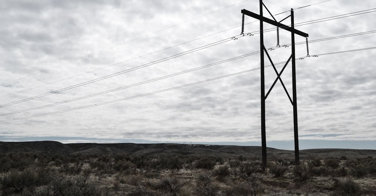 AI Control Strategies Transform Bidirectional EV Charging Networks