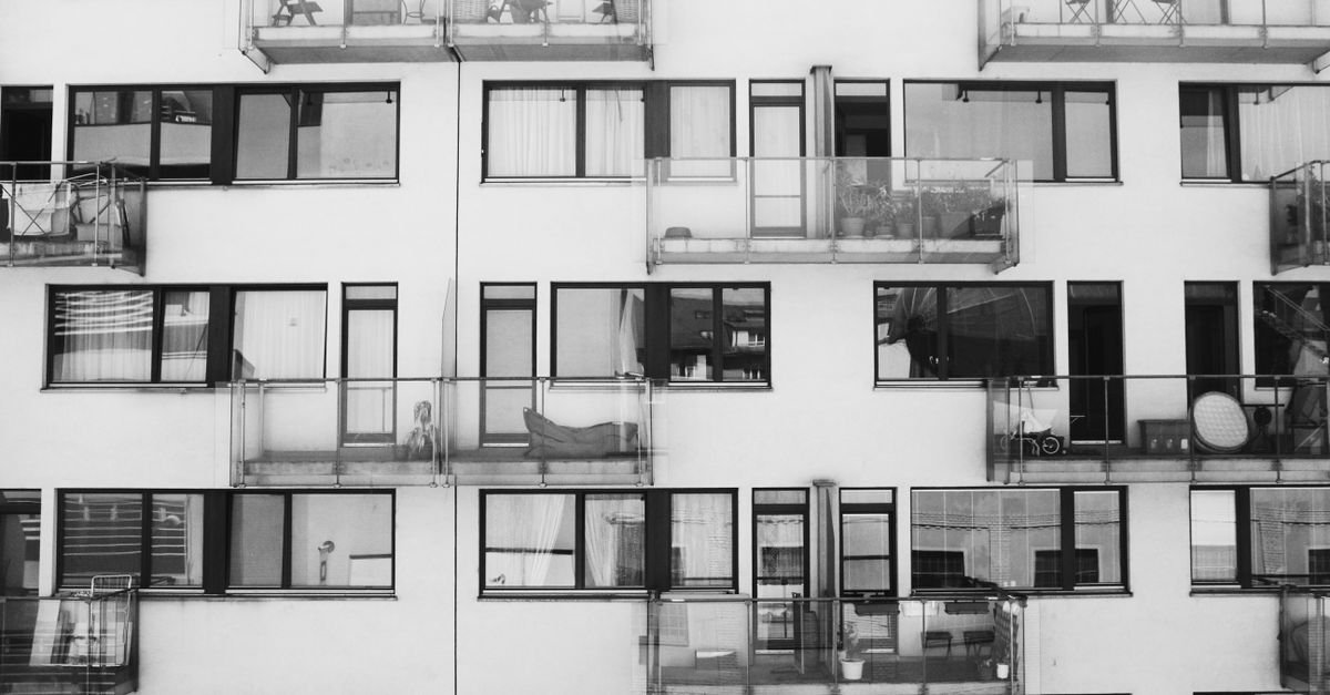 Balcony Solar Systems Gain Traction as Affordable Home Energy Solution