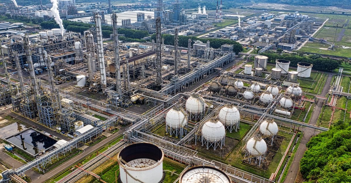 India Sets LPG Production Targets for Refiners Amid Supply Pressures