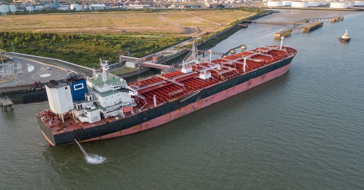 Oil Retreats on Hormuz Optimism, Russia Supply Risks Loom