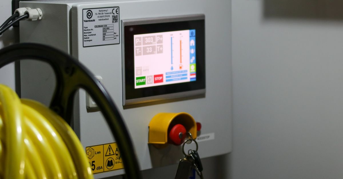 IEEE Launches AI Training for Power Grid Modernization