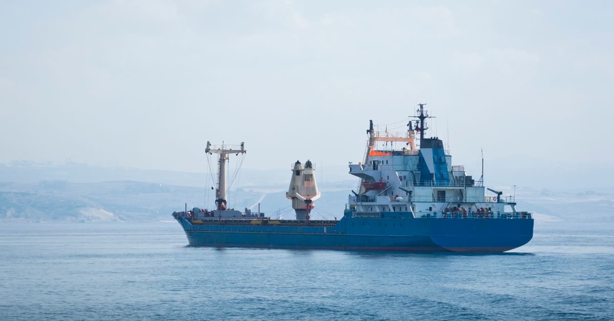 EIA Raises Global Oil Output Forecast on Hormuz Strait Reopening