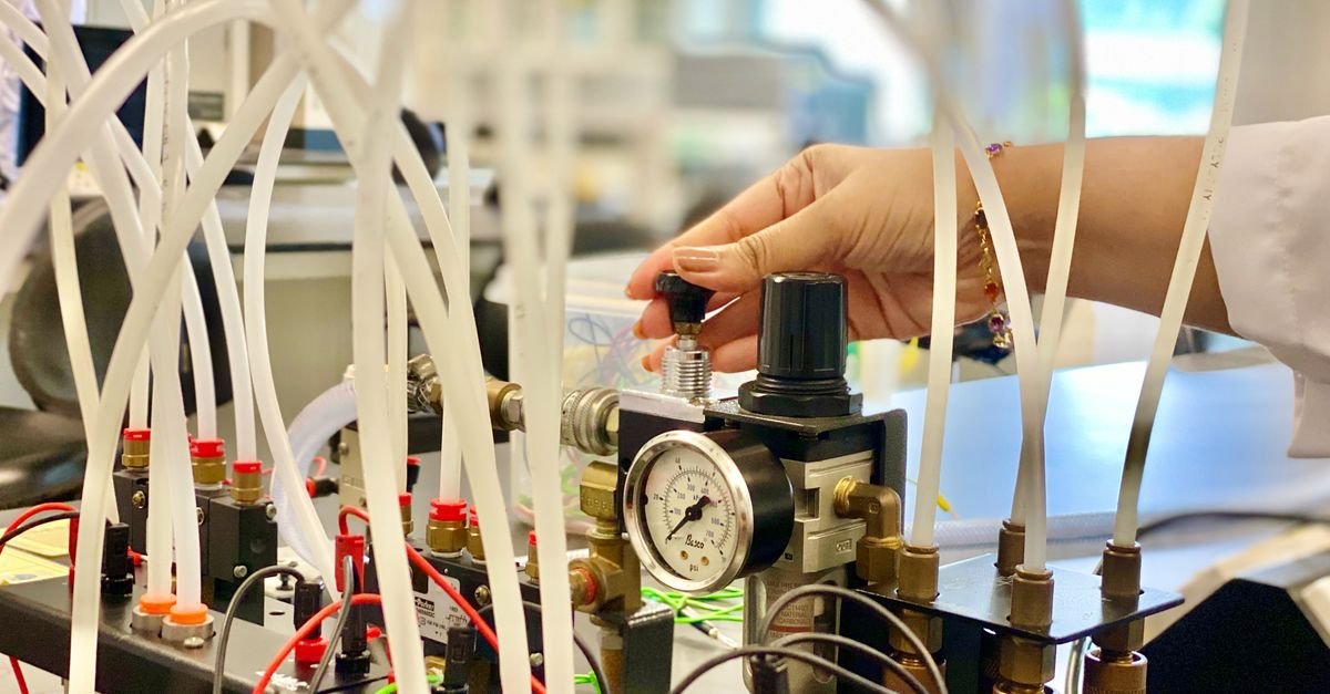 Log-Transform Method Improves Solar Cell Parameter Extraction