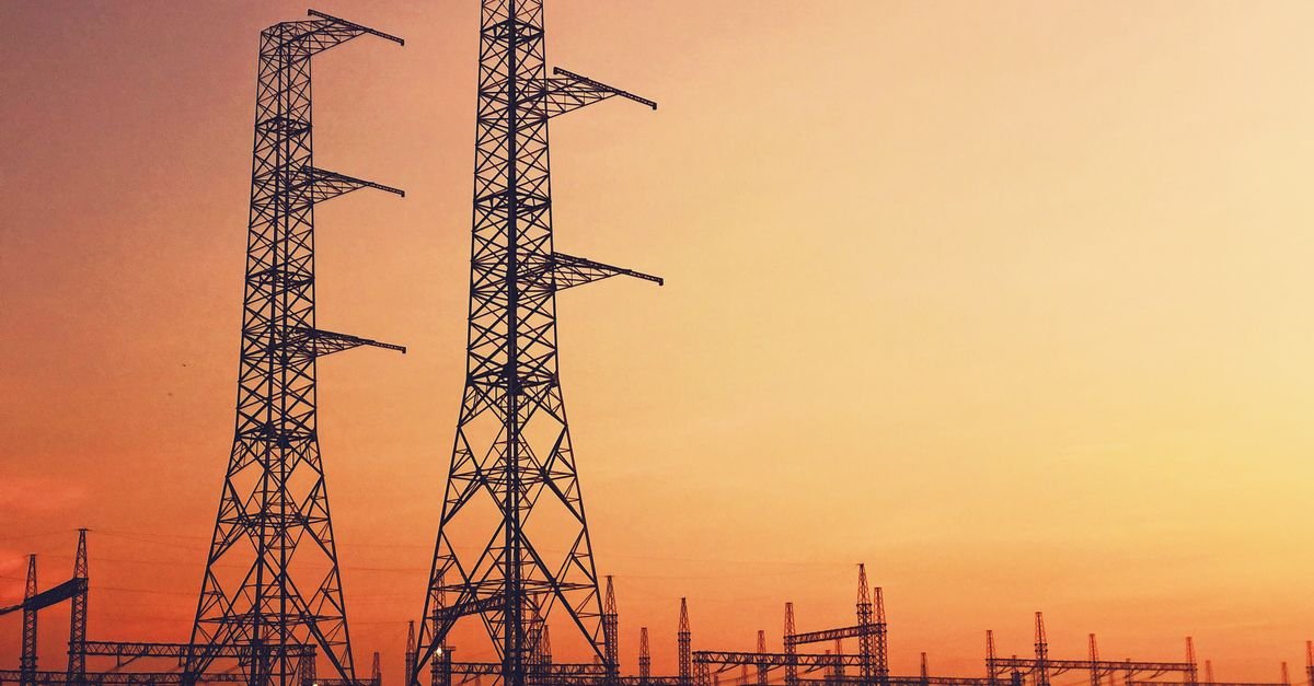 Optimal Transition Planning Bridges Grid Reconfiguration Theory to Practice