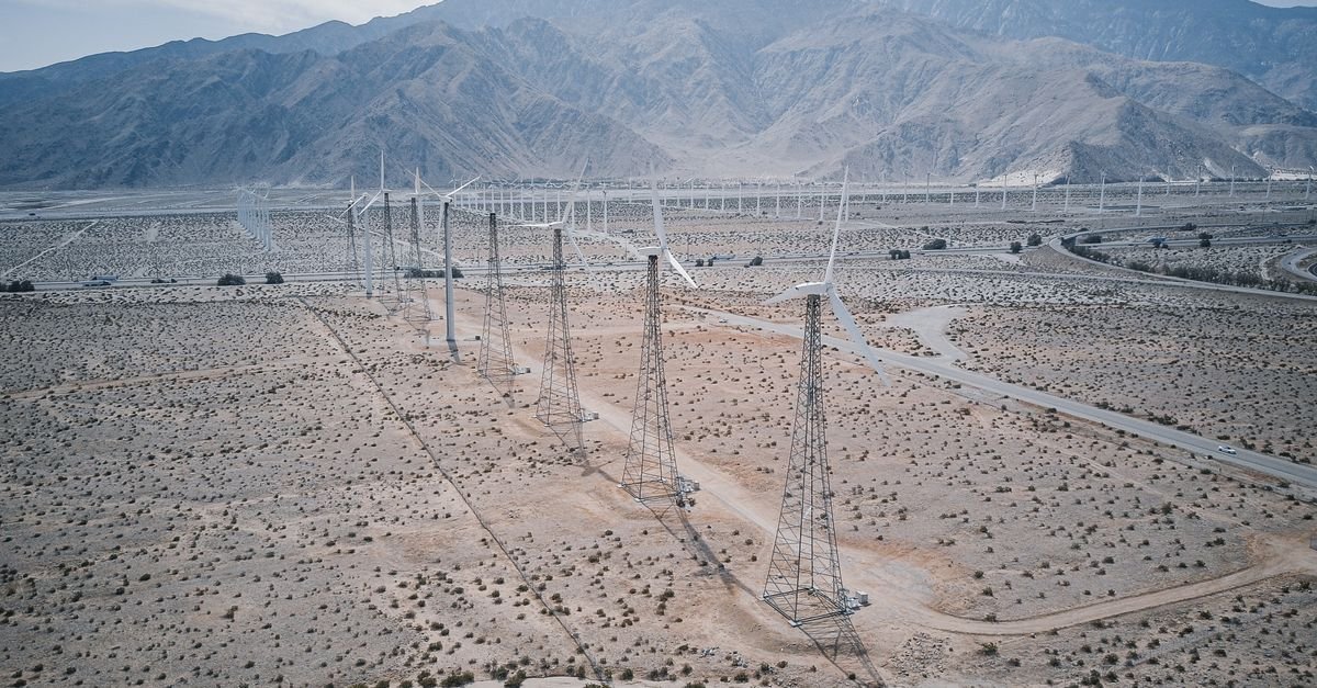 Fuzzy AI Control Improves Isolated Wind Power Quality