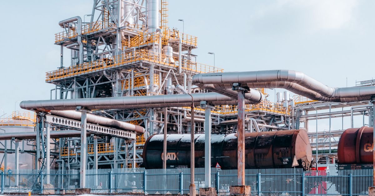 Banks surge fossil fuel financing despite climate pledges