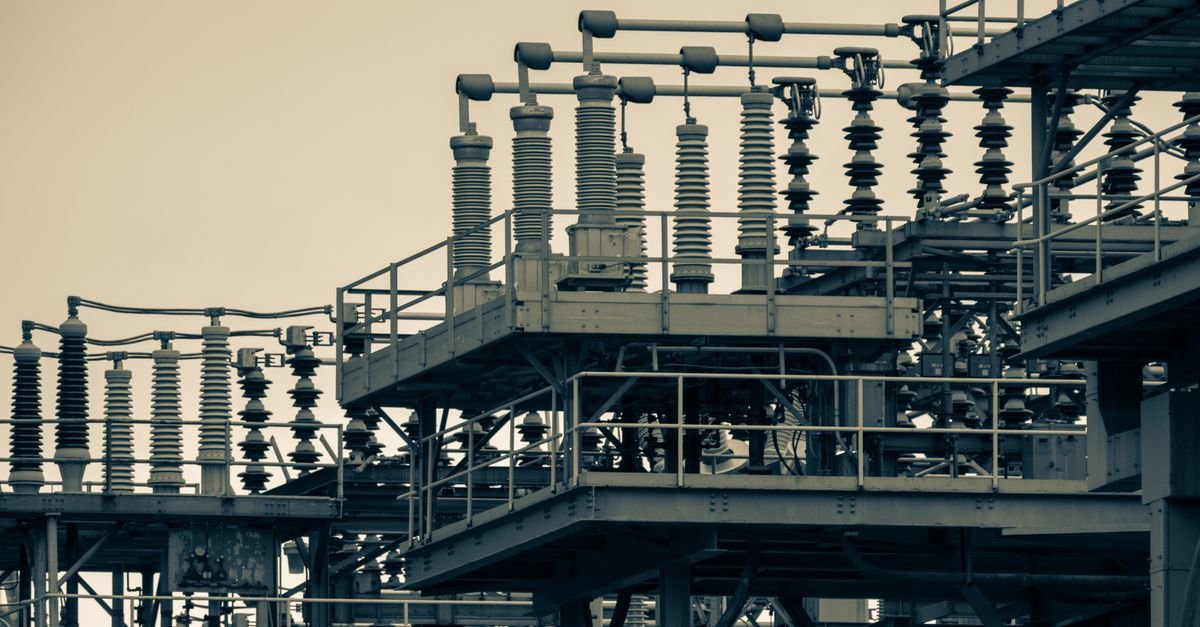 Bi-Level Optimization Cuts EV Charging Costs and Grid Losses
