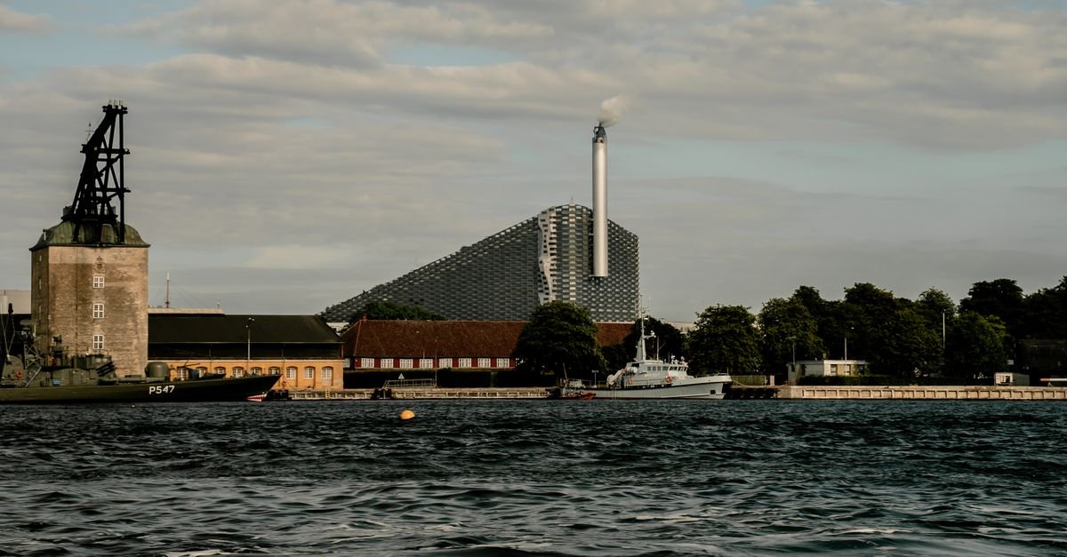 Open-cycle OTEC offers reliable power for island microgrids