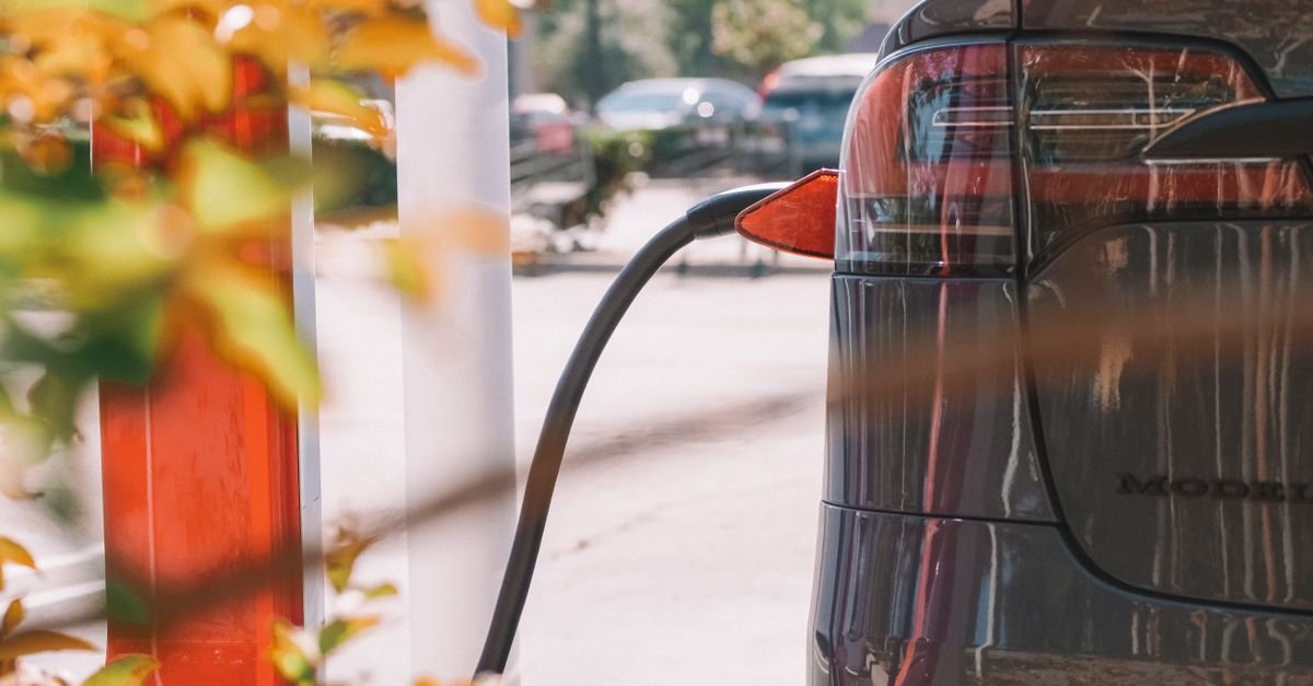 AVILOO Expands UK Market with Used EV Battery Warranty Program