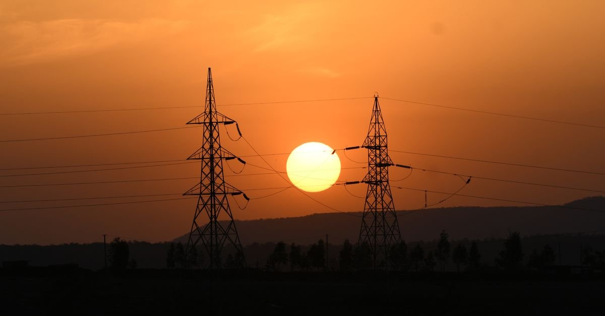 PG&E Plans Weekend Power Cuts Across Northern California Amid Fire Risk