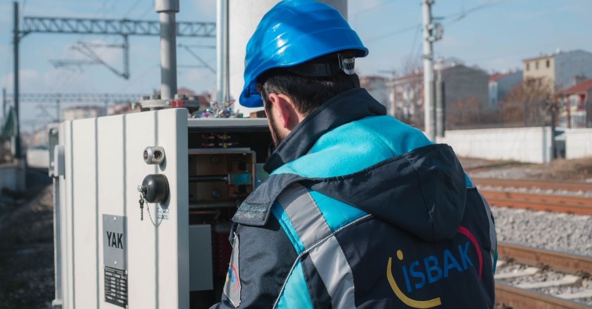 Data Centers Lower Local Rates, Drive Global Price Hikes